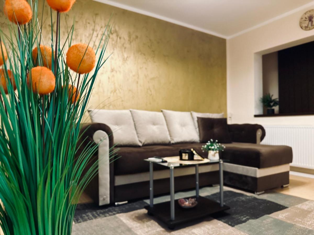 Appartamento Cu Parcare La Locatie !!! *