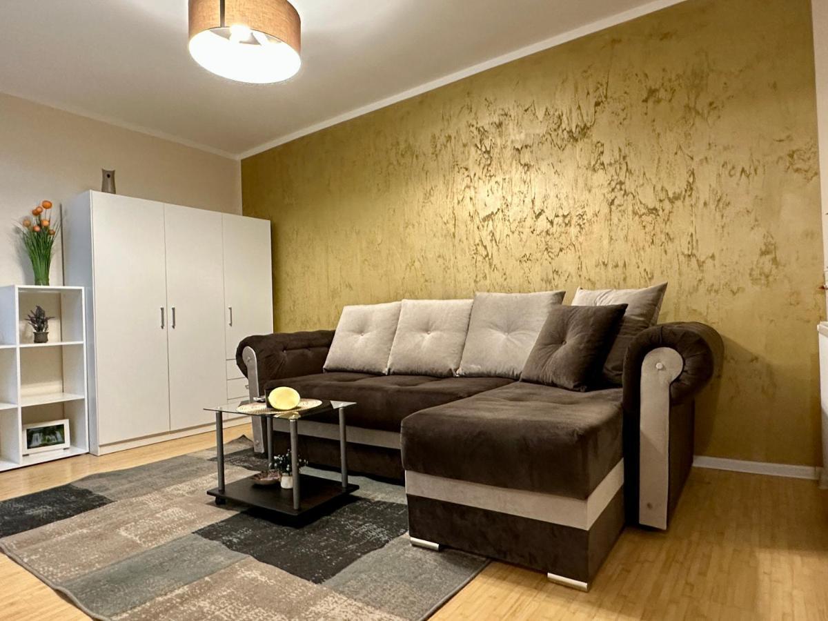 Appartamento Cu Parcare La Locatie !!! *