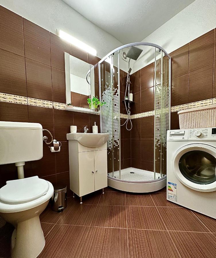 Appartamento Cu Parcare La Locatie !!! Timisoara