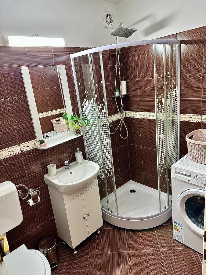 Cu Parcare La Locatie !!! Appartamento *