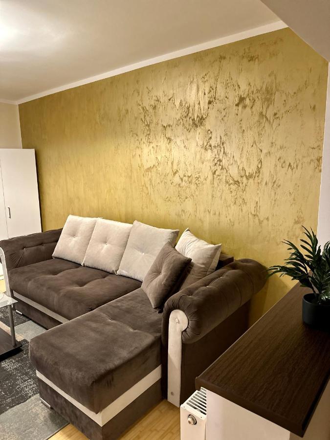 Appartamento Cu Parcare La Locatie !!!